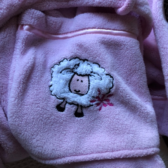 Nice and cozy pink robe - Picture 7 of 9